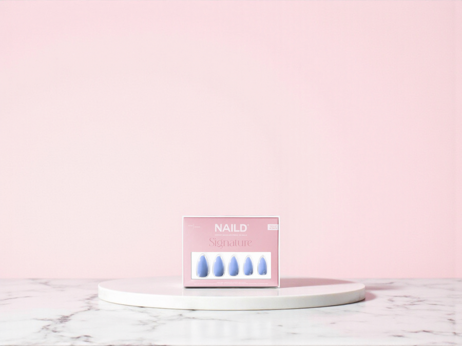 NAILD – Moonlight Almond Softgel Press-On Nails | Sanftes Pastellblau, elegant & modern