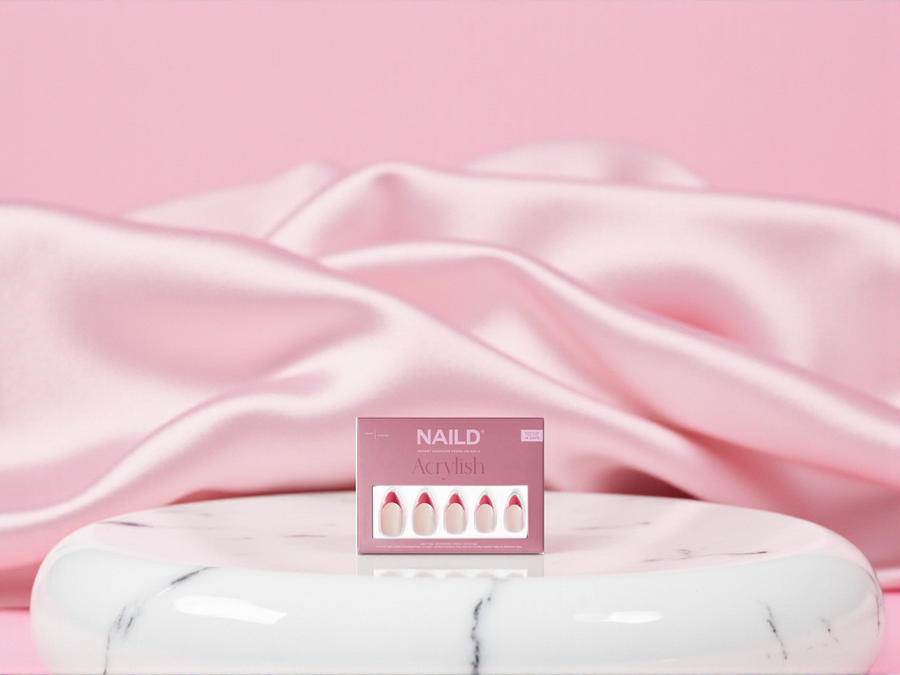 NAILD – Glazed Valentine Almond Softgel Press-On Nails | Romantisches Rot mit Glanz-Effekt