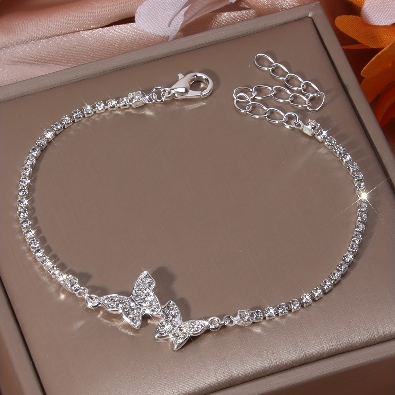 Schmetterling-Fußkette mit Strass – zart, glänzend, silber