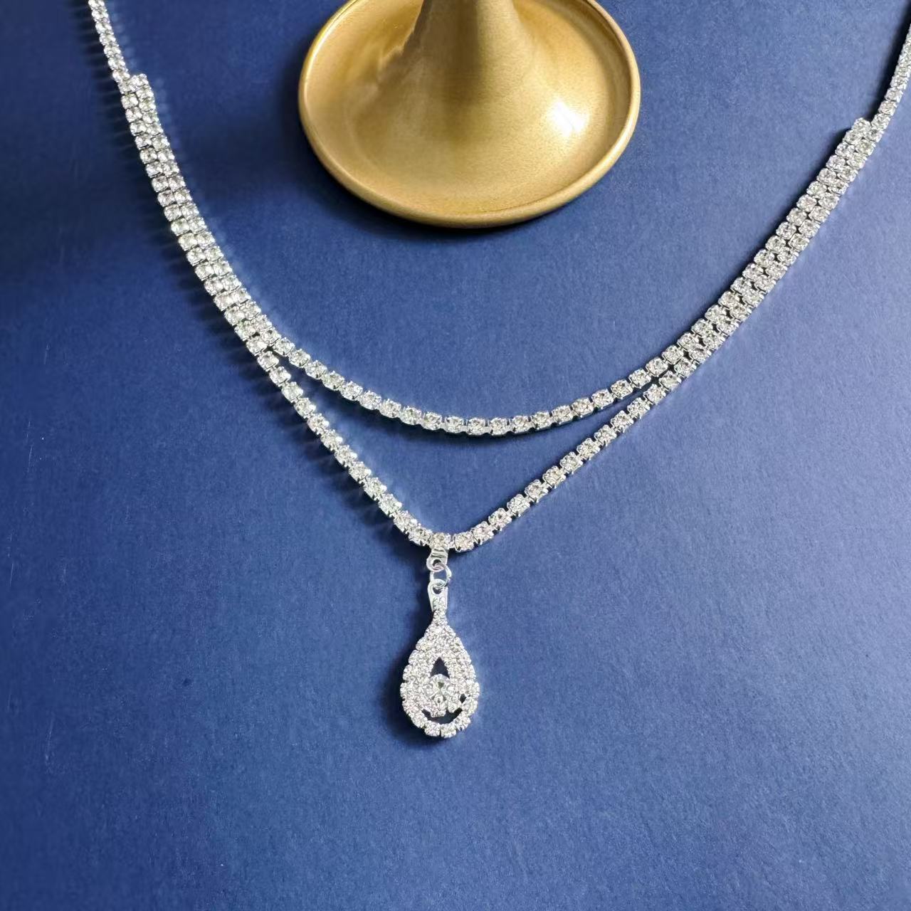 Taillenkette „Water Drop“ – zarte Body Chain mit Tropfen-Anhänger, Gold/Silber, verstellbar