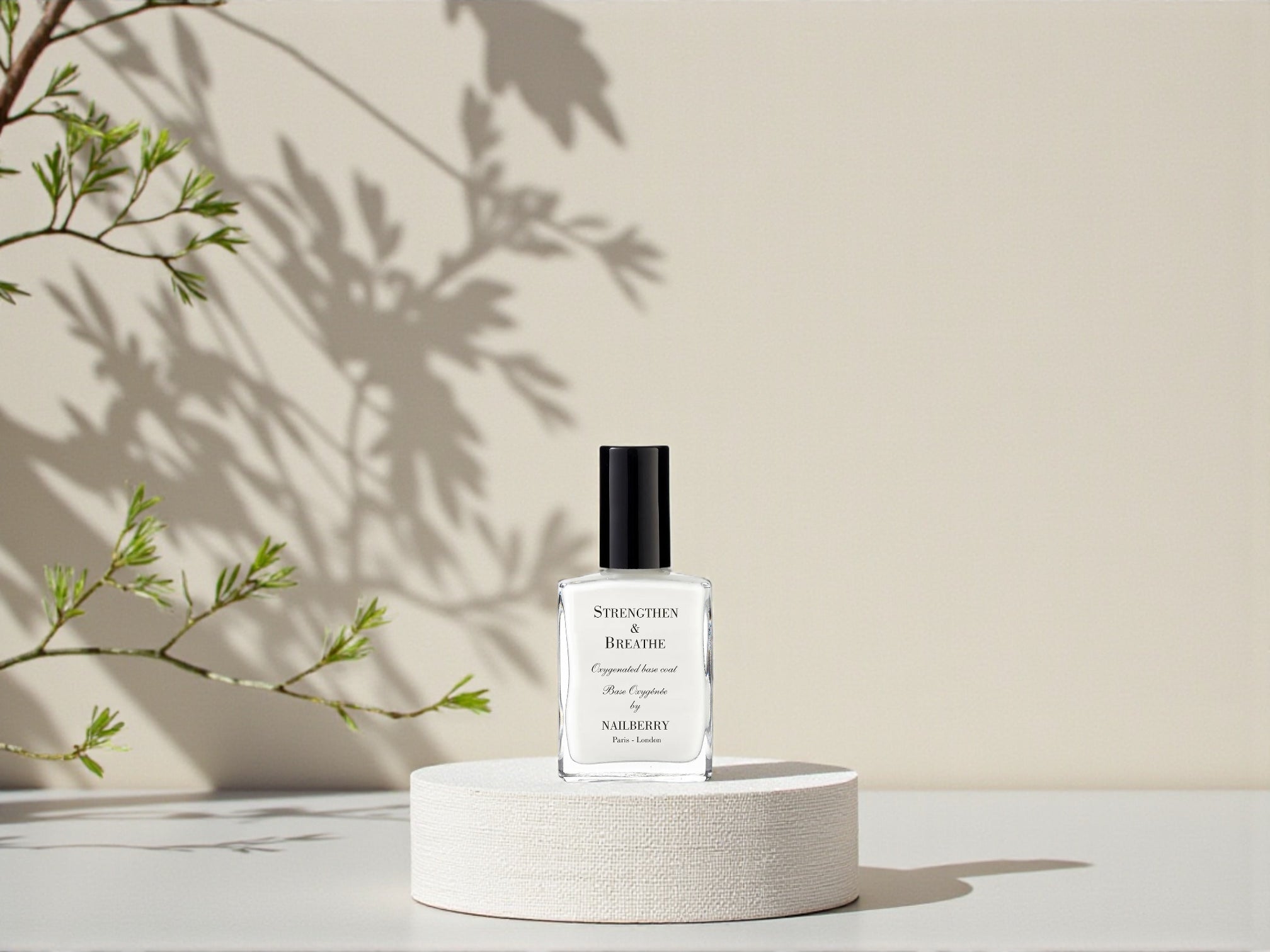 Nailberry Strengthen & Breathe Base Coat (15 ml)