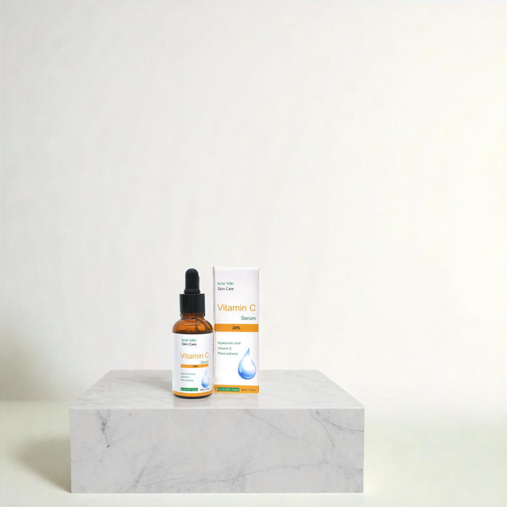 Vitamin C Gesichtsserum – Hautpflege gegen Pigmentflecken, unebenen Hautton & Hautalterung, spendet Feuchtigkeit & strafft (30ml)