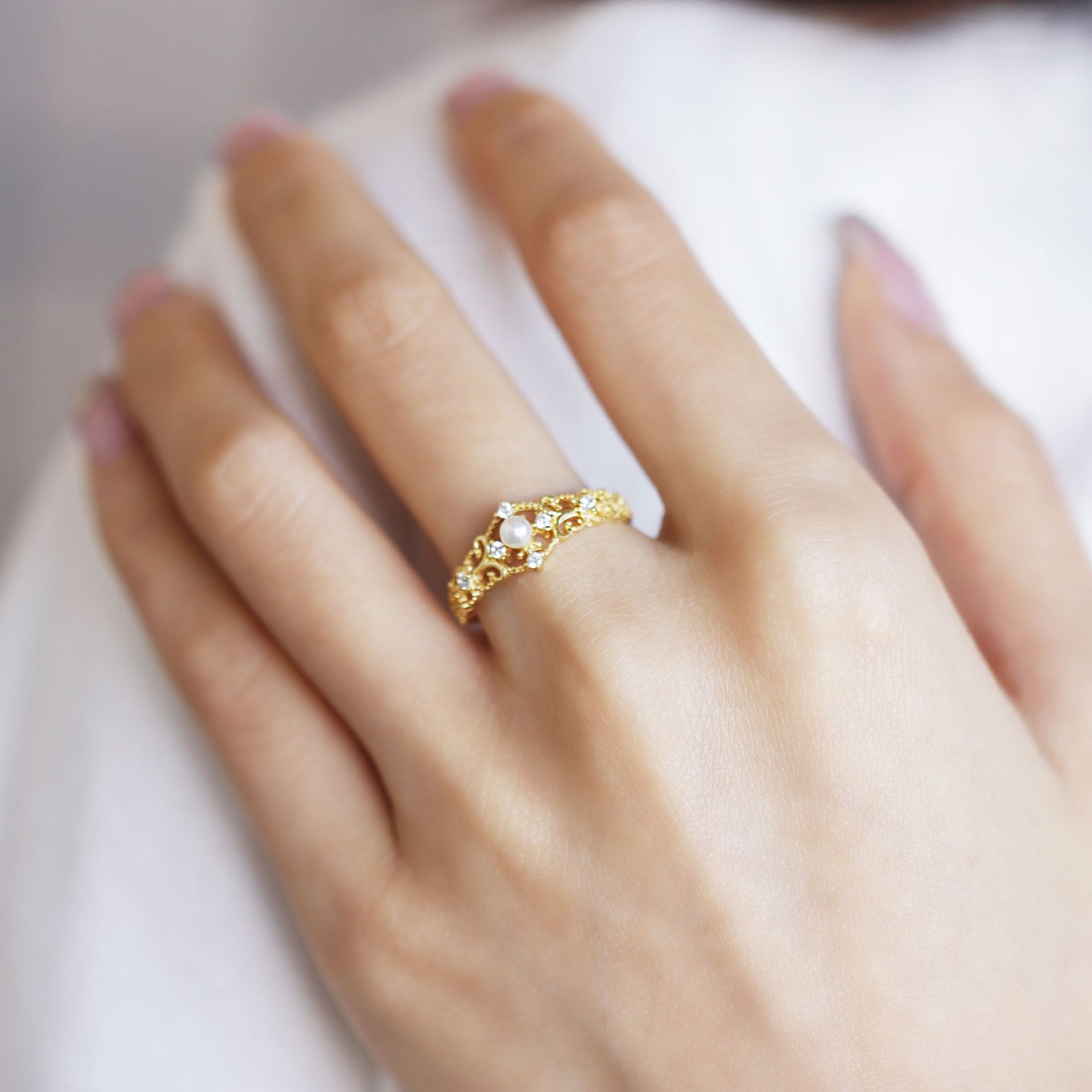Vergoldeter Hohlmuster-Ring „Antique Hollow“ – Verstellbar, Silberbasis