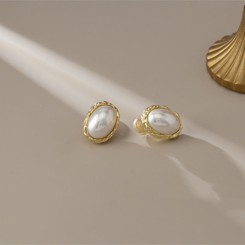 Simple Fashion Twist Oval Pearl Clip Earrings 