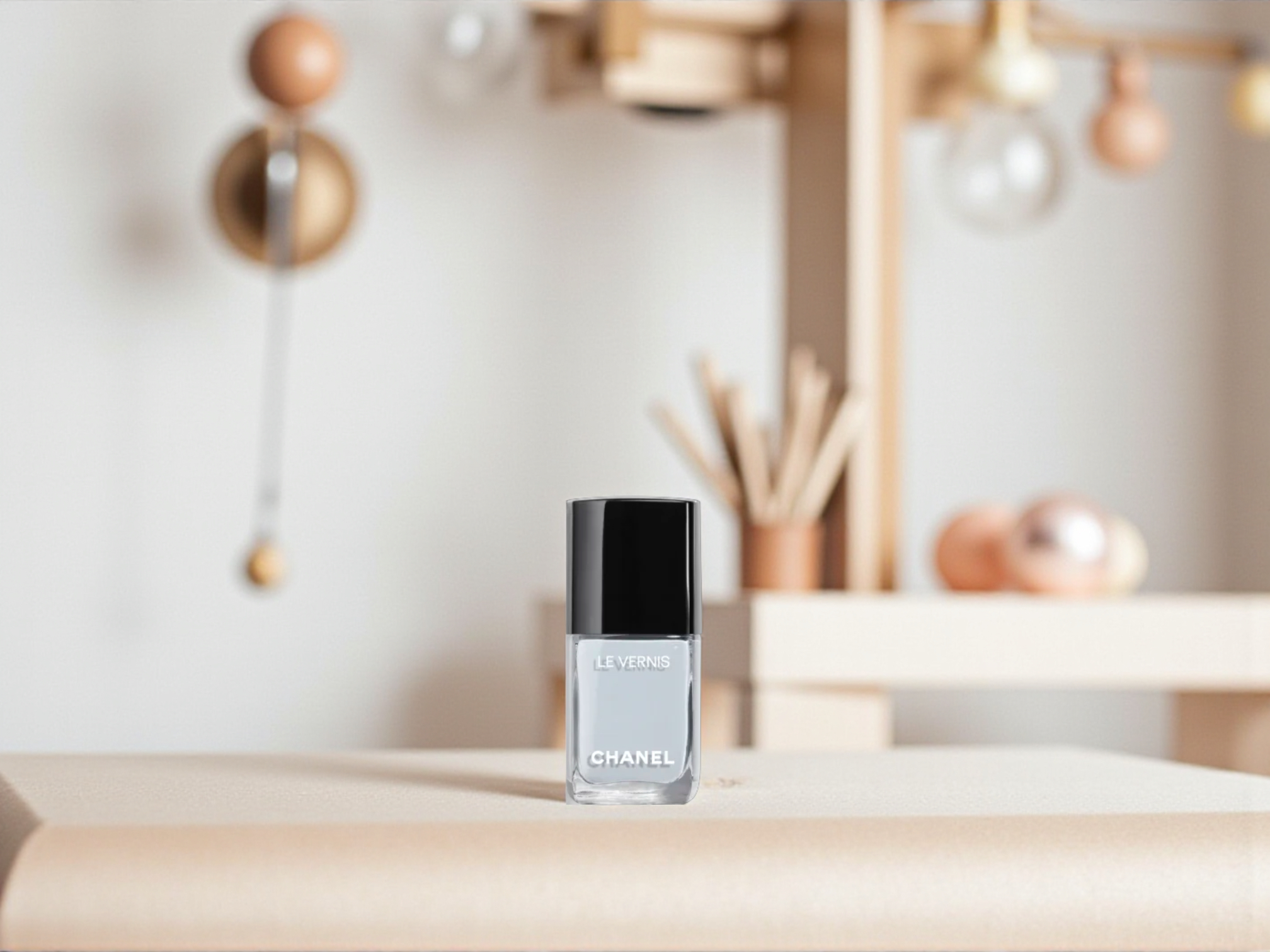 CHANEL Le Vernis 125 Muse – 13 ml | zartes Perlmutt-Silber mit Hochglanz