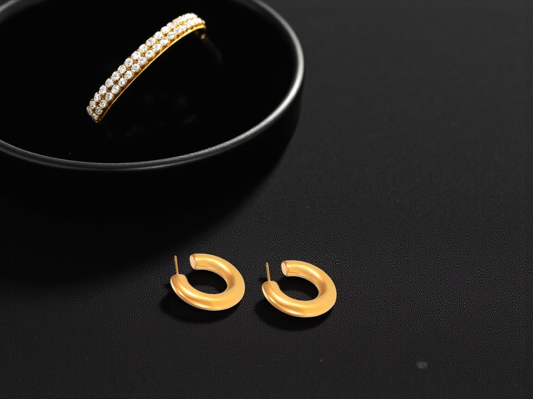 Elegant Minimalist Style C-förmige Ohrringe mit 18K Vergoldung Beauty Visions