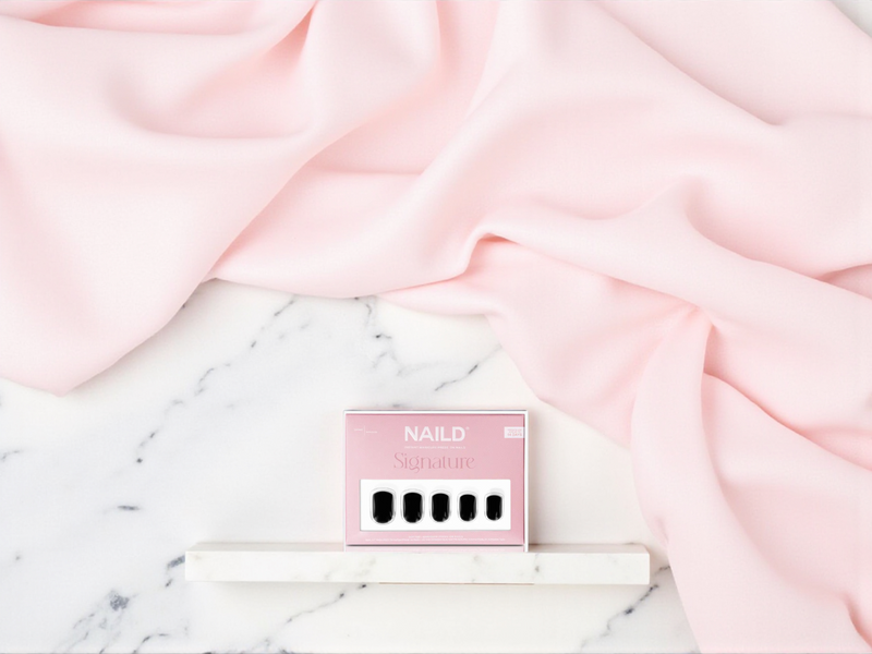 NAILD – Myrthe Short XS Softgel Press-On Nails | Tiefschwarz, elegant & stark im Ausdruck