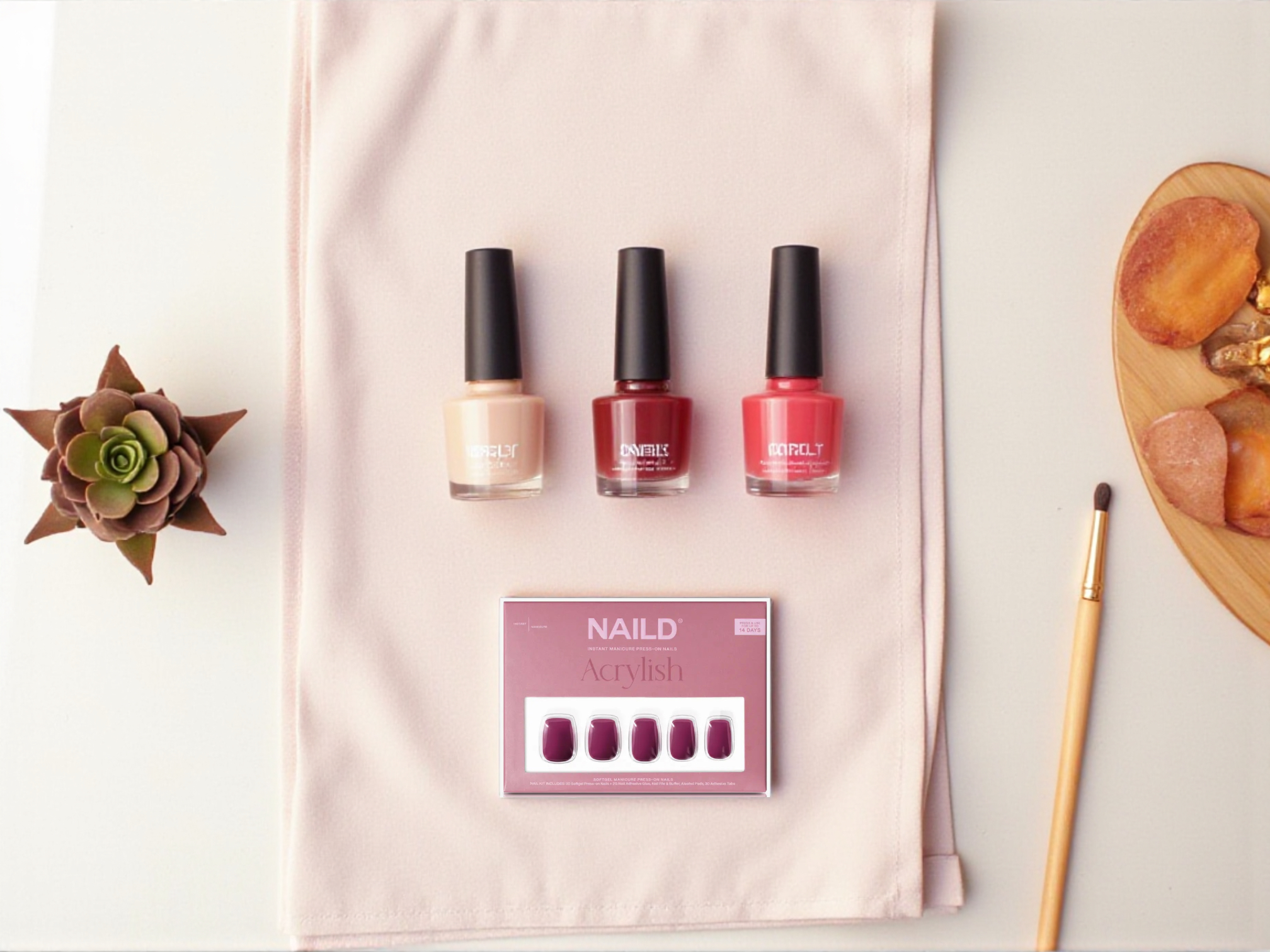 NAILD – Wild Berry Short S Square Softgel Press-On Nails | Intensives Beerenrot, modern & ausdrucksstark