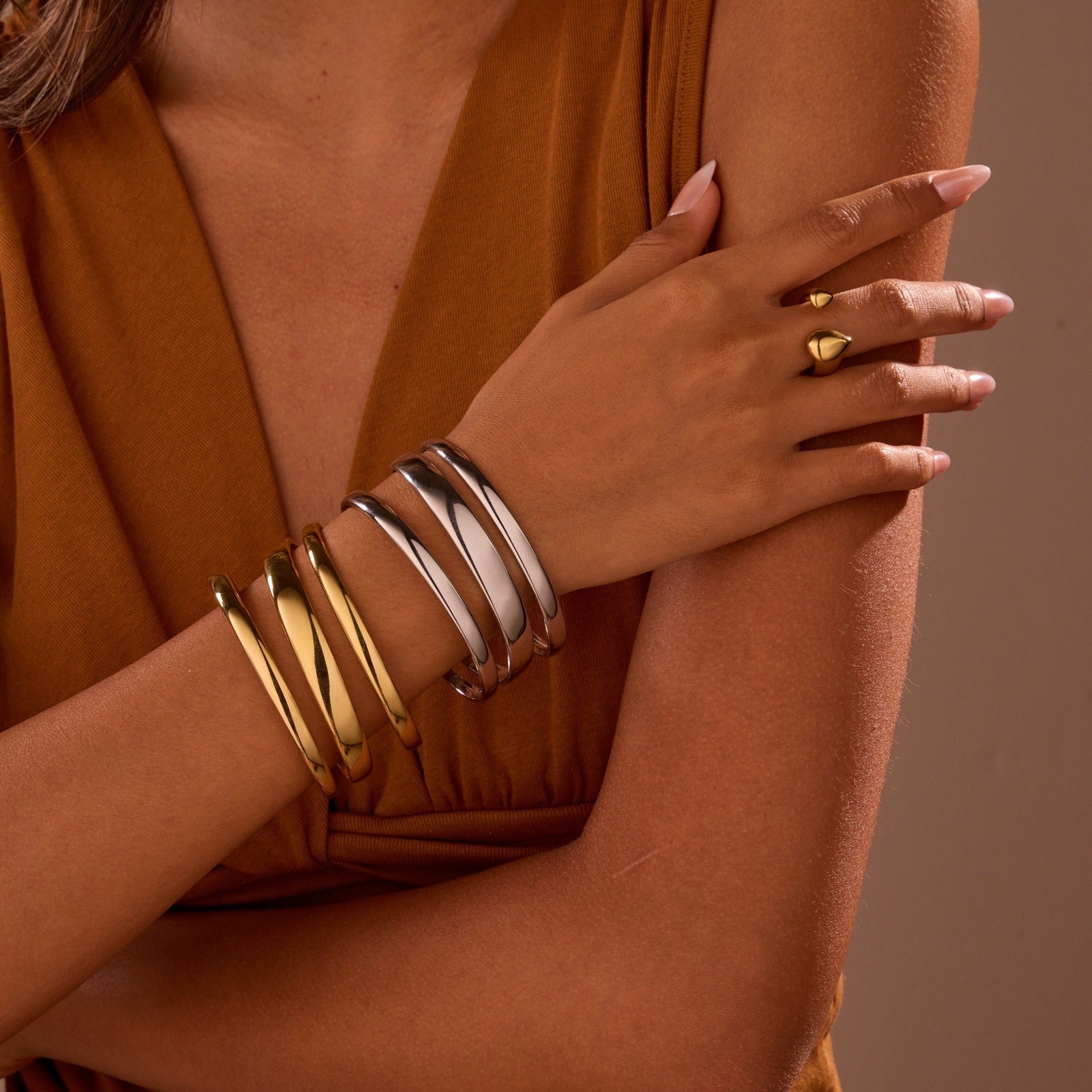 Minimalistischer Open-Cuff Armreif – Edelstahl | 18K vergoldet