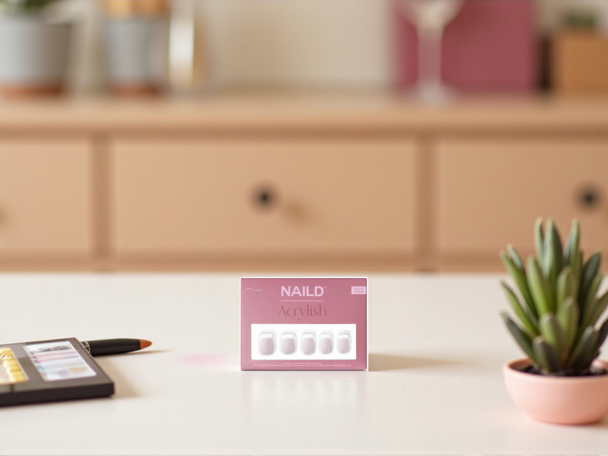 NAILD – Milky French Short S Square Softgel Press-On Nails | Klassisch, natürlich & elegant