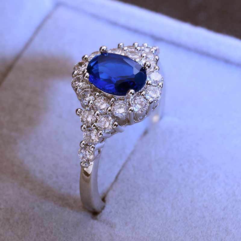 Hochwertiger Damenring mit Blauem Zirkon Beauty Visions