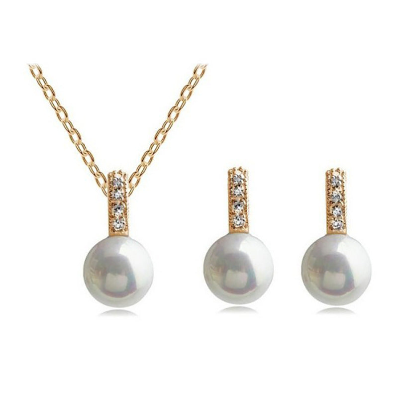 Simple fashion necklace with elegant pearl 