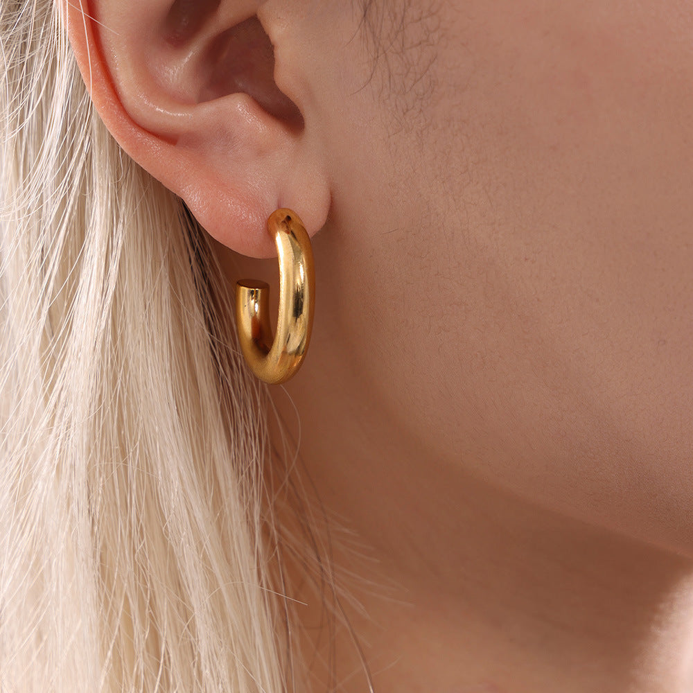 Elegant Minimalist Style C-förmige Ohrringe mit 18K Vergoldung Beauty Visions