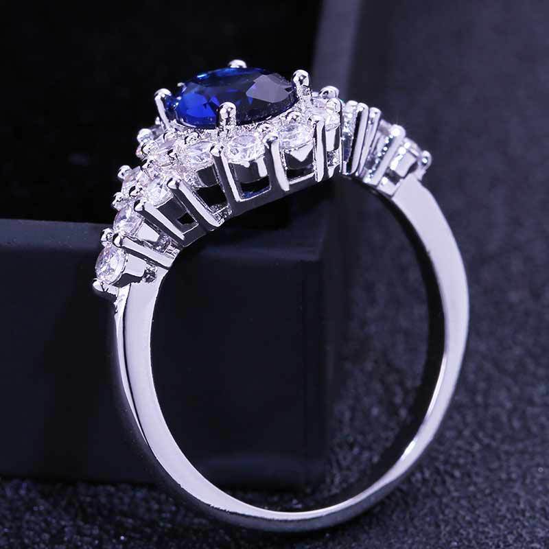 Hochwertiger Damenring mit Blauem Zirkon Beauty Visions