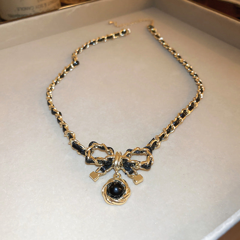 "Retro Elegant Leather Winding Chain" Beauty Visions
