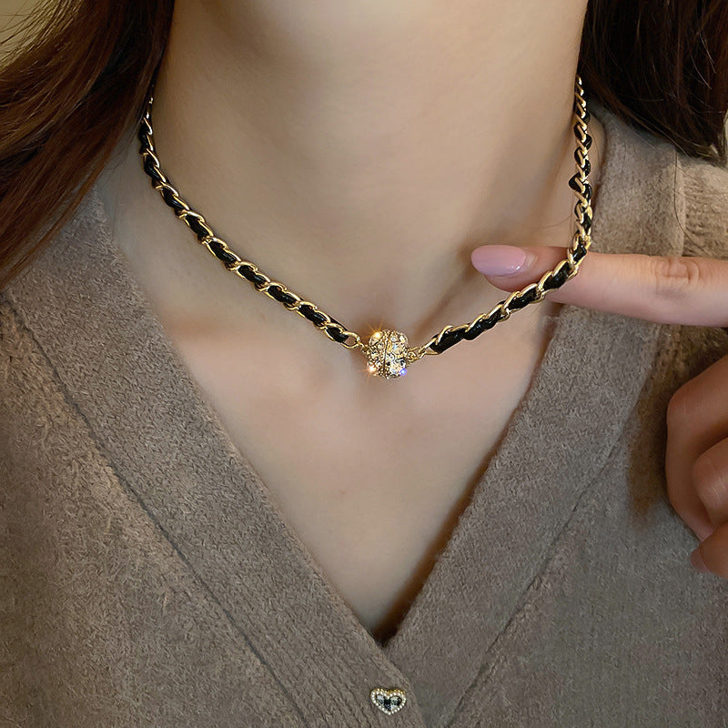 "Retro Elegant Leather Winding Chain" Beauty Visions