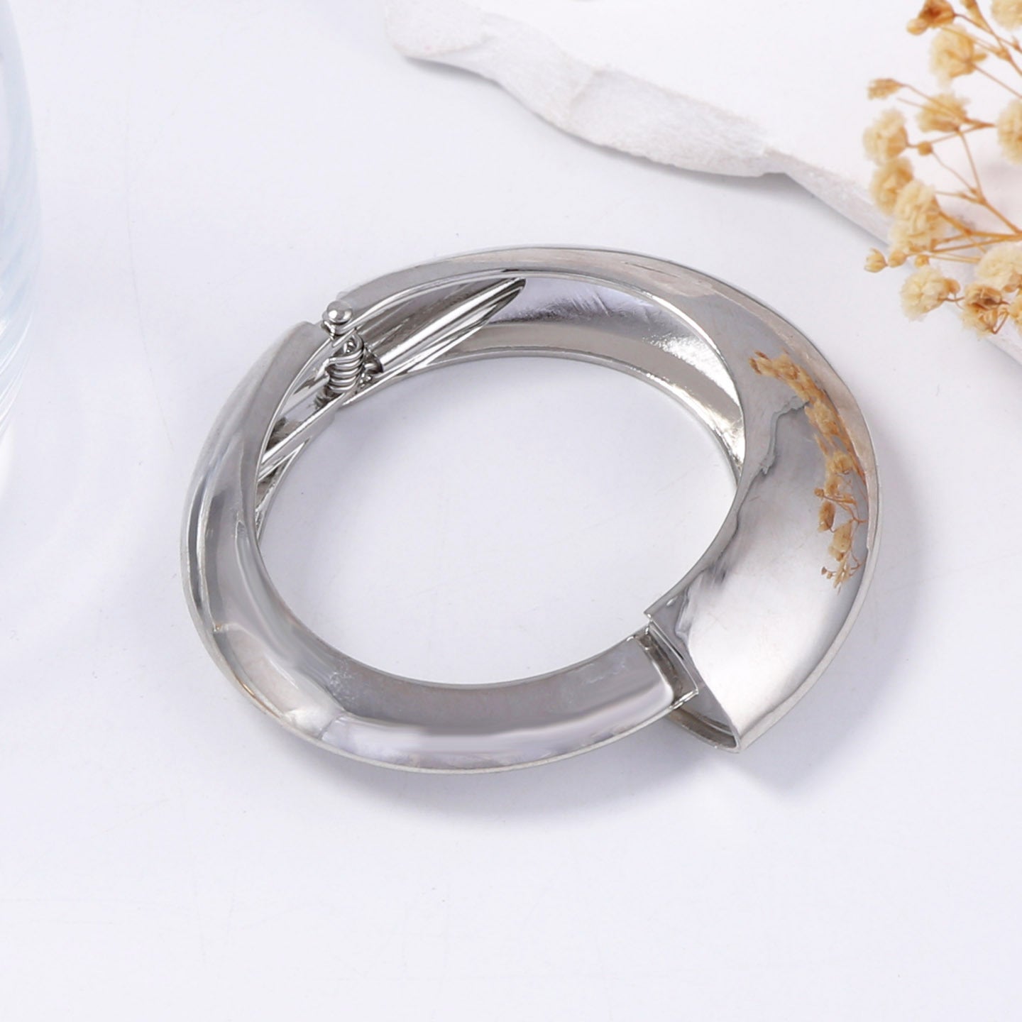 Luxury zinc alloy bangle Beauty Visions