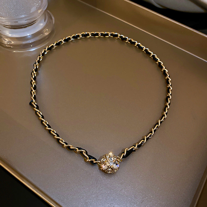 "Retro Elegant Leather Winding Chain" Beauty Visions