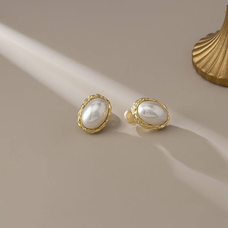 Simple Fashion Twist Oval Pearl Clip Earrings 