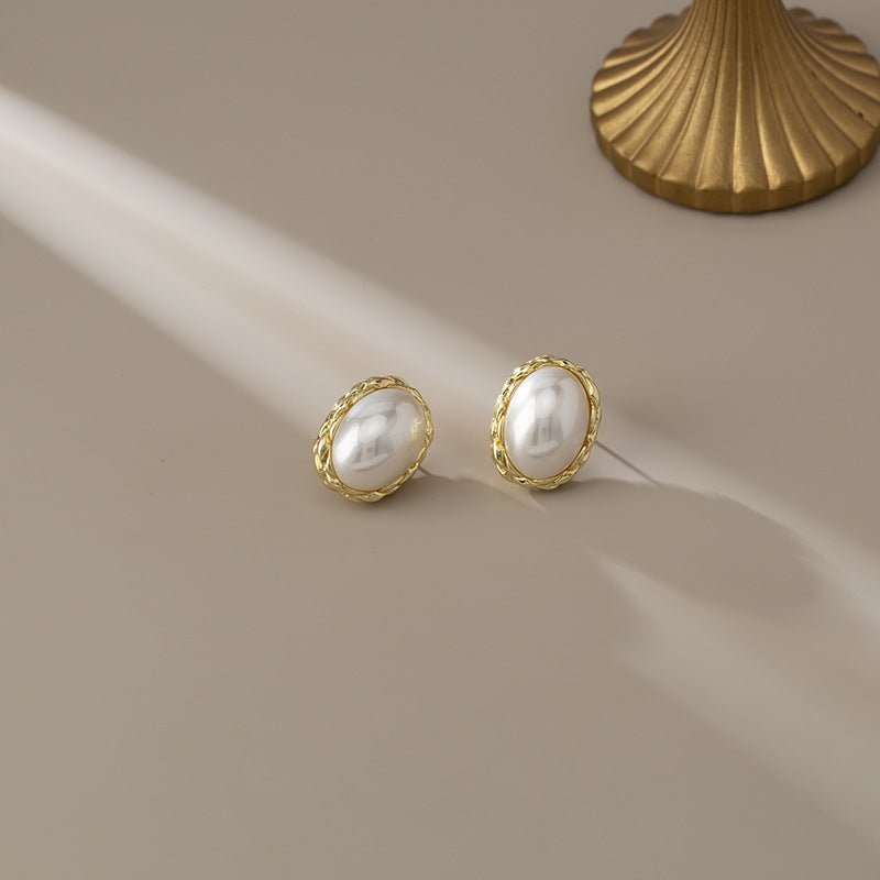 Simple Fashion Twist Oval Pearl Clip Earrings 