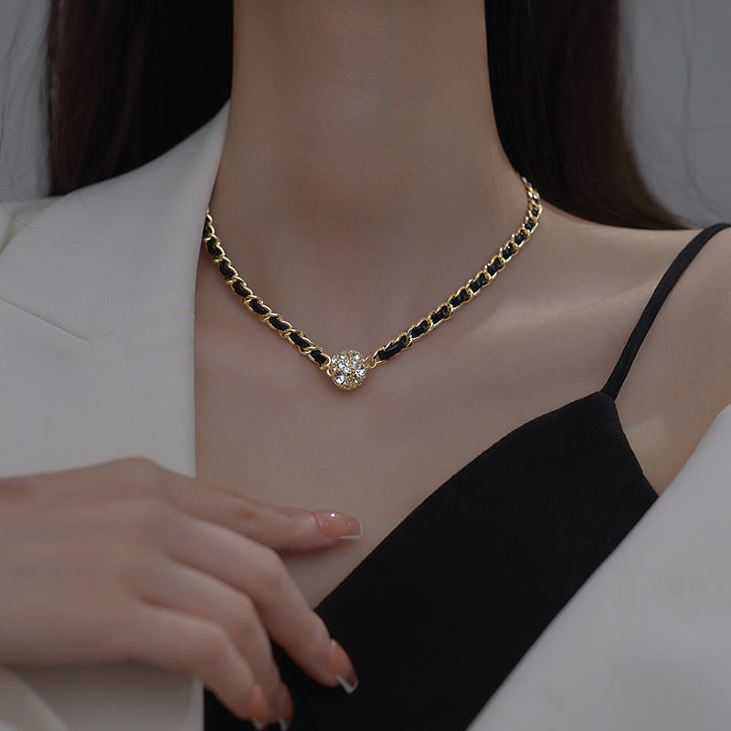 "Retro Elegant Leather Winding Chain" Beauty Visions