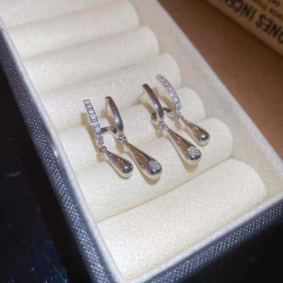 Light Dance Under The Moon Stud Earrings Beauty Visions 