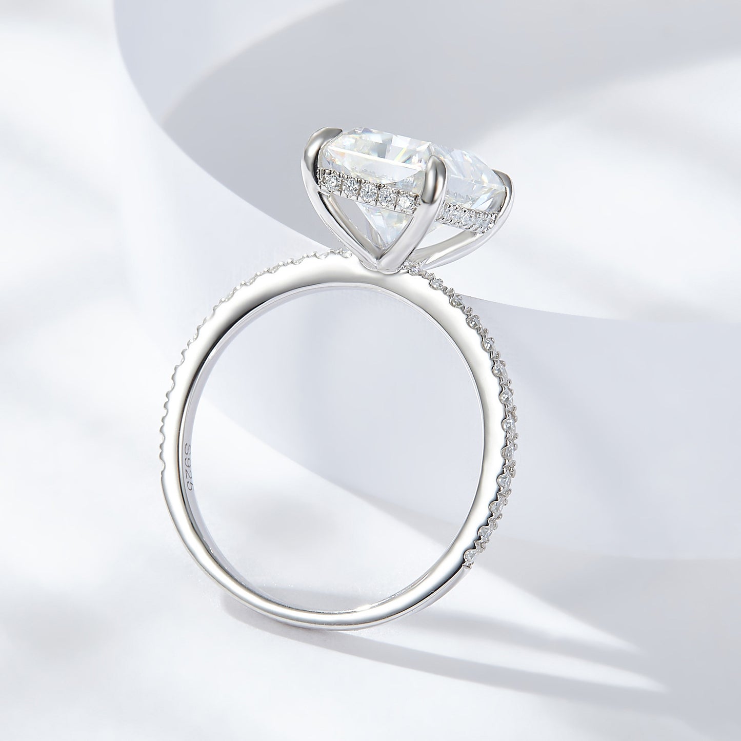 4 Karat Radiant925 Silber Moissanit-Ring
