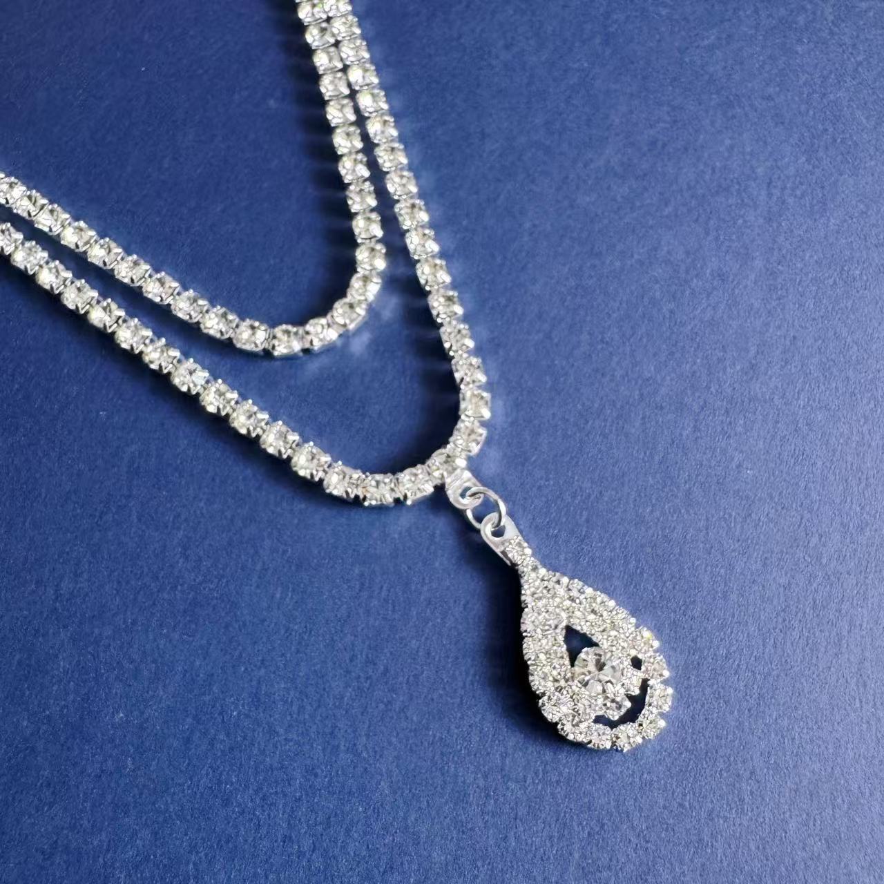 Taillenkette „Water Drop“ – zarte Body Chain mit Tropfen-Anhänger, Gold/Silber, verstellbar