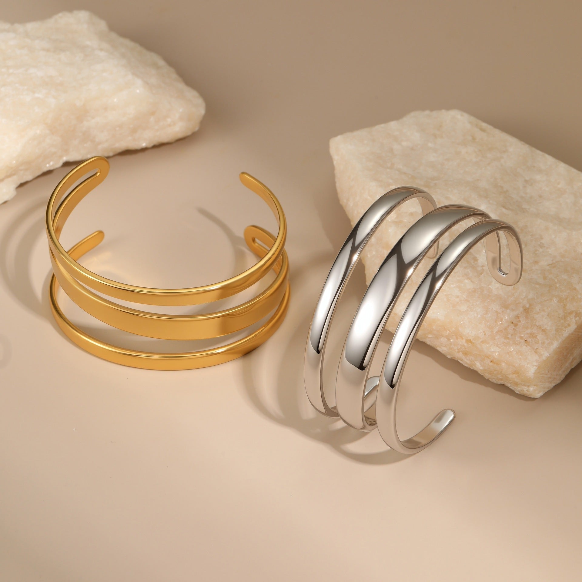 Minimalistischer Open-Cuff Armreif – Edelstahl | 18K vergoldet