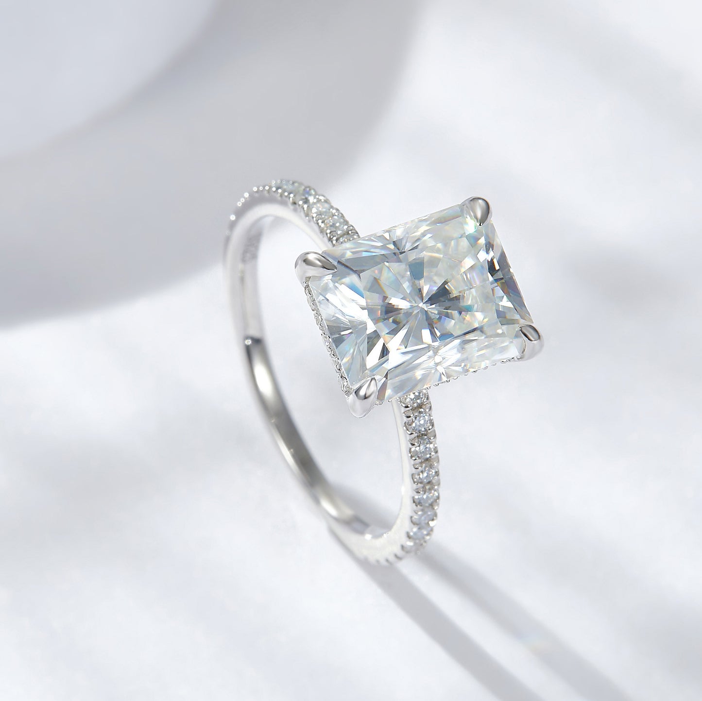 4 Karat Radiant925 Silber Moissanit-Ring