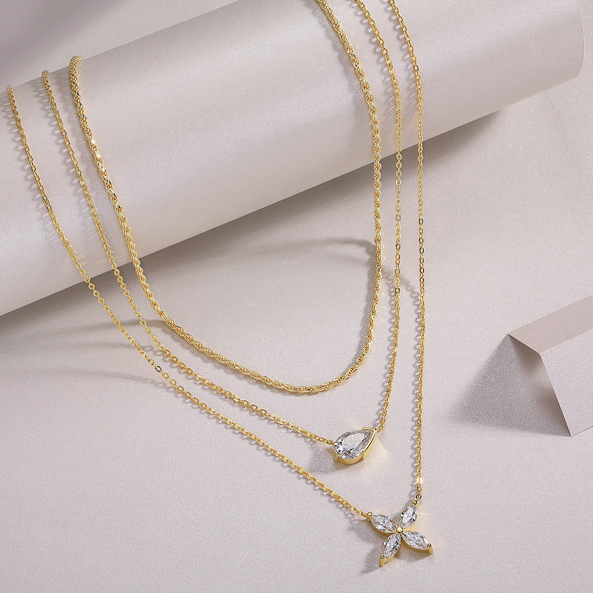 Pear-shaped Inlay Of Top-quality Moissanite, Luxurious And Fashionable, Minimalist Trend Jewelry, Silver Pendant Necklace, Collar Chain, S925 Silver Electroplated With Gold