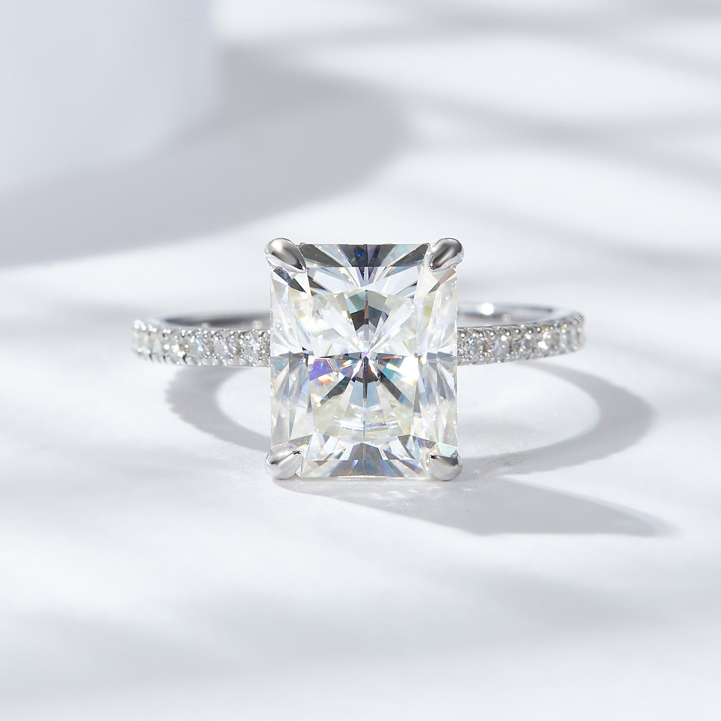 4 Karat Radiant925 Silber Moissanit-Ring